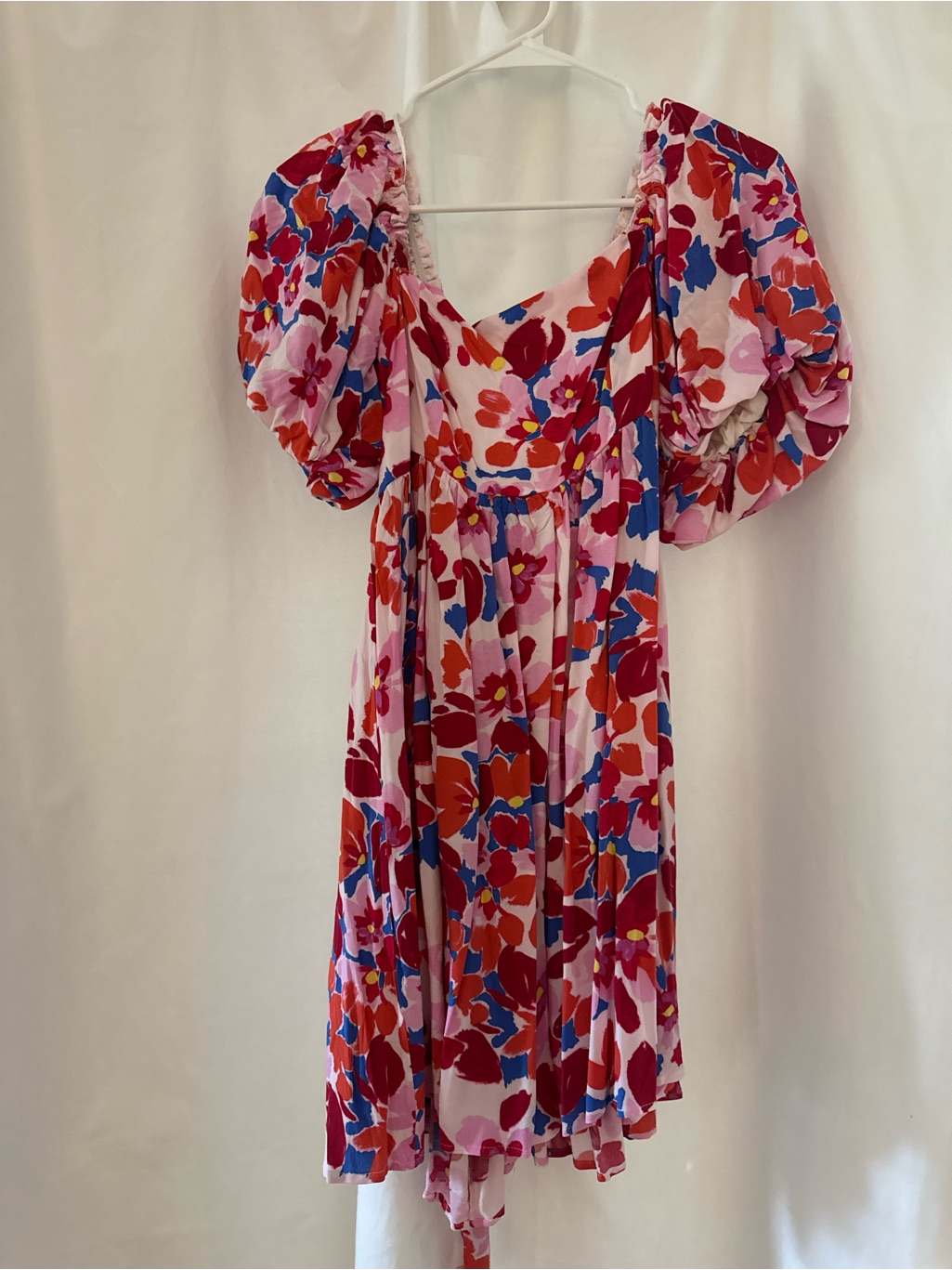 Puff-Sleeve Floral Mini Dress In Pink And Red
